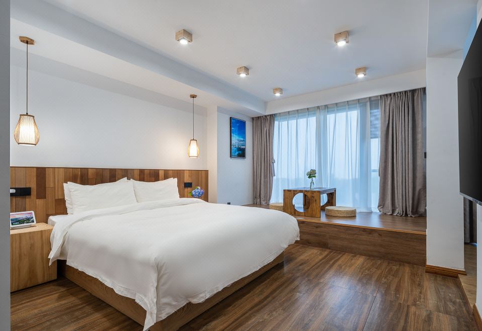 星雨·山景大床房