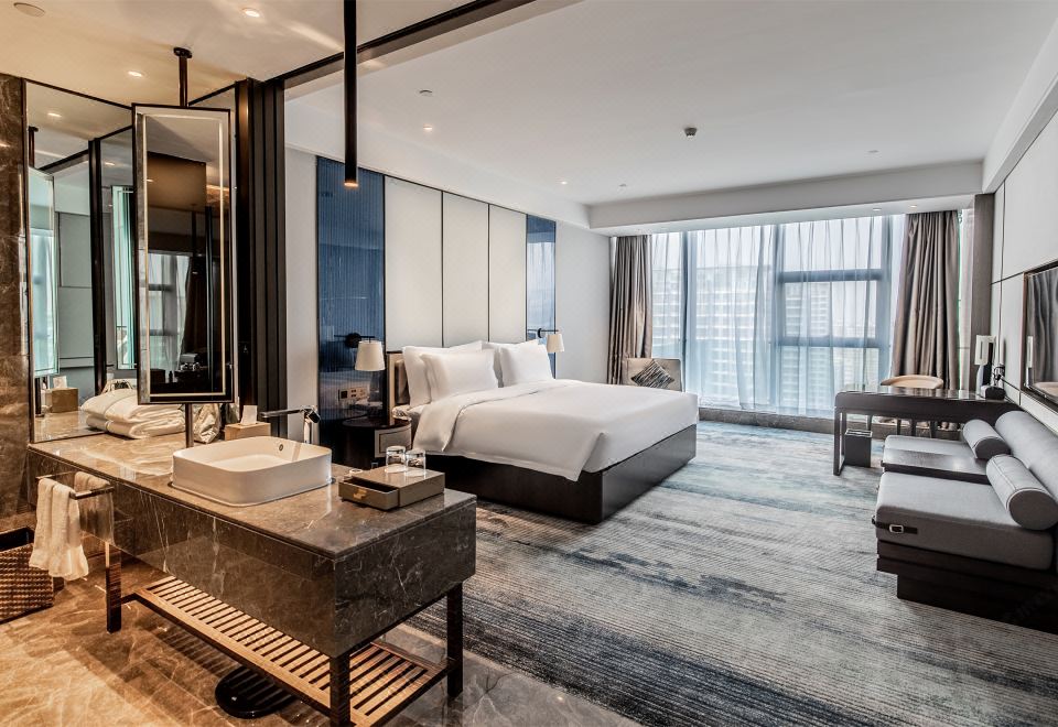 豪华大床房（智能客控+蓝牙音响）