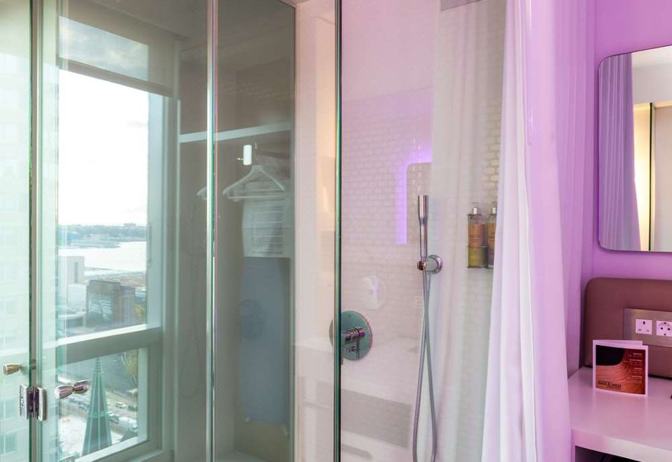 Yotel New York Times SquarePremium Queen Room with View