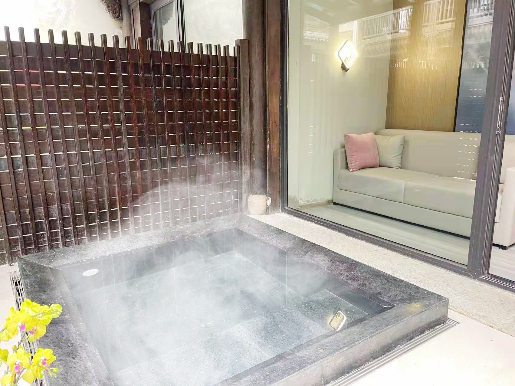 河景庭院恒温私汤大床房