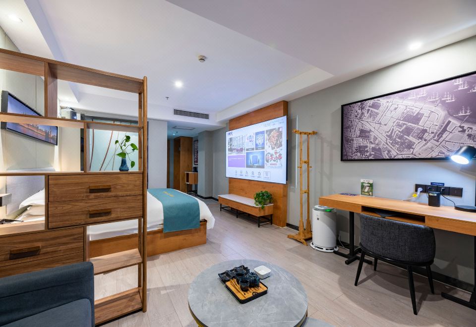 Featured Business Room (Double Bed)