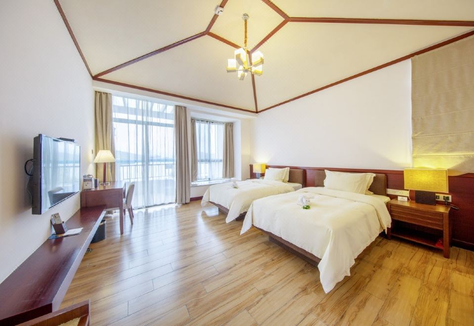Baodun Lake Hushan Hot Spring Resort2-bed Room With Sea View