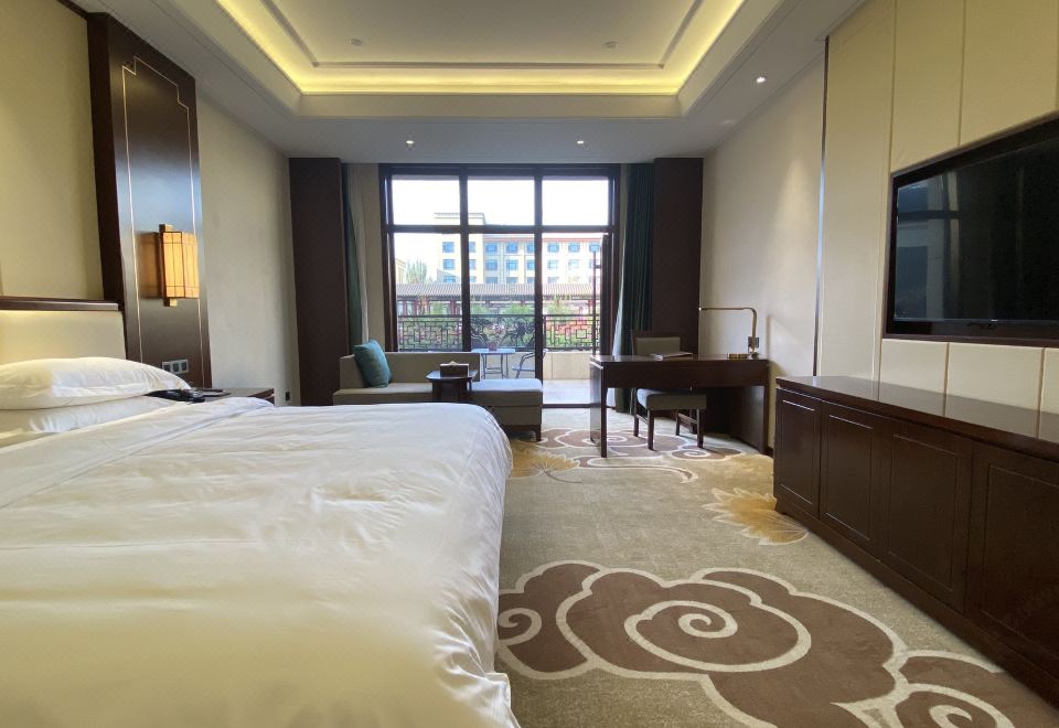 豪華庭院大床房