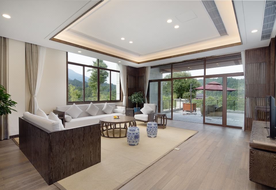 临溪揽月复式套房