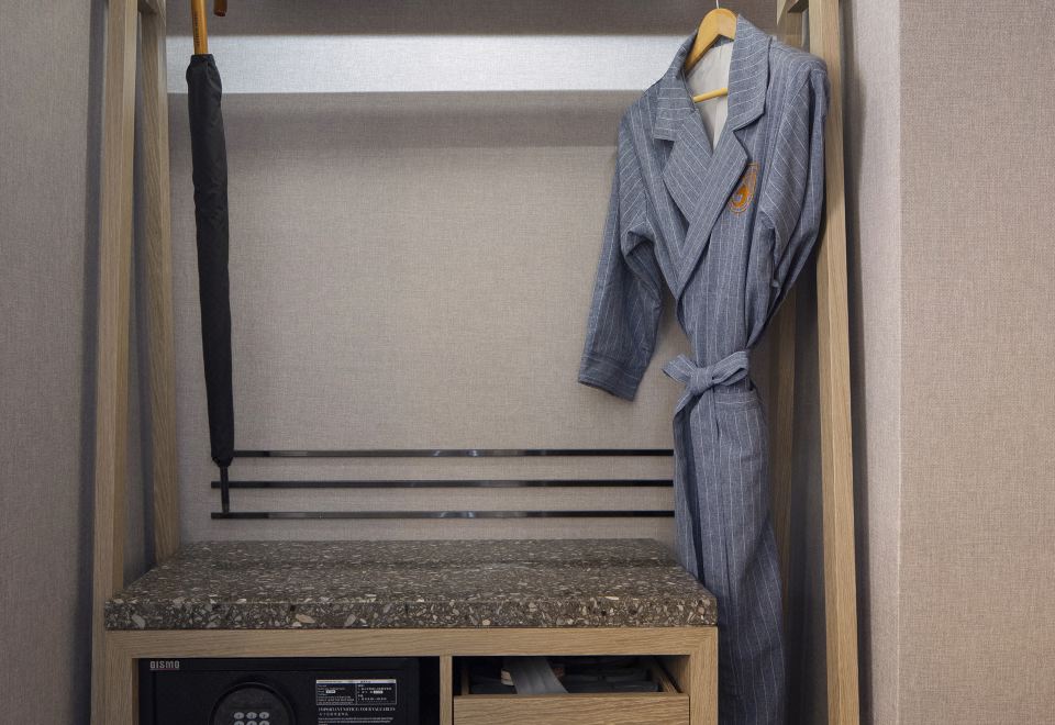 观影踏燕大床房