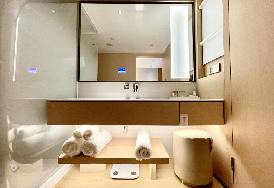 浪漫日式大床房（榻榻米床型/可投屏/智能镜）