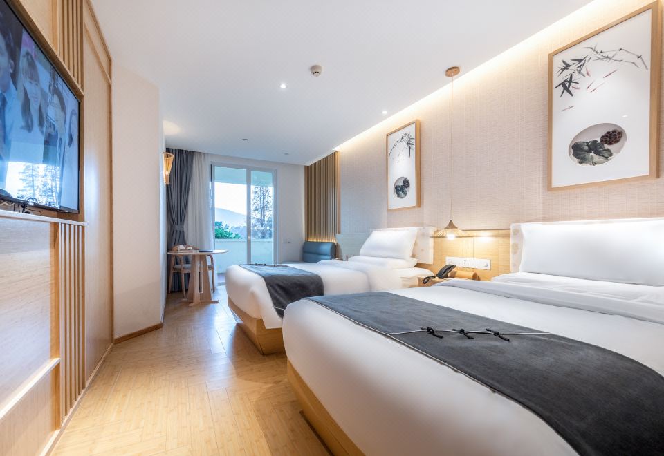 Jianguo HIDDEN Hotel (Kunming Dianchi Haigeng Park)Fairy Grass House Double Bed Room (Viewing Balcony)