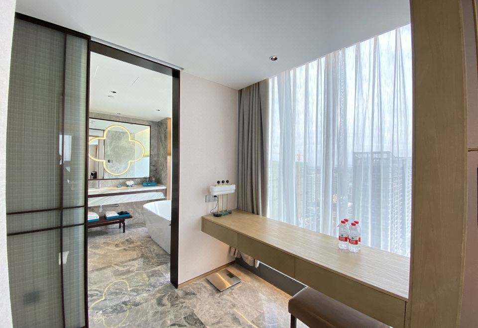 行政城景大床房