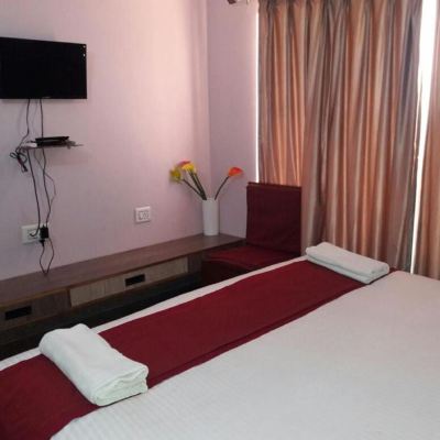 Deluxe Triple Bed Room AC