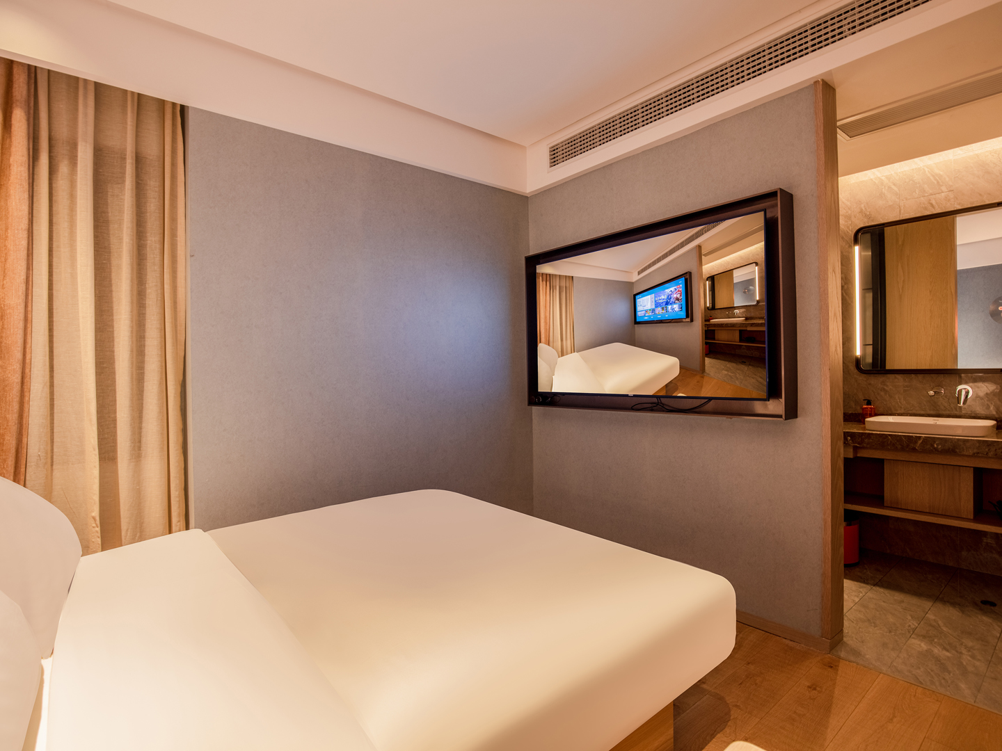 大床房（无窗）