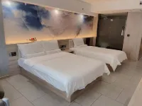 Starway Hotel (Fuxin Jiefang Plaza)