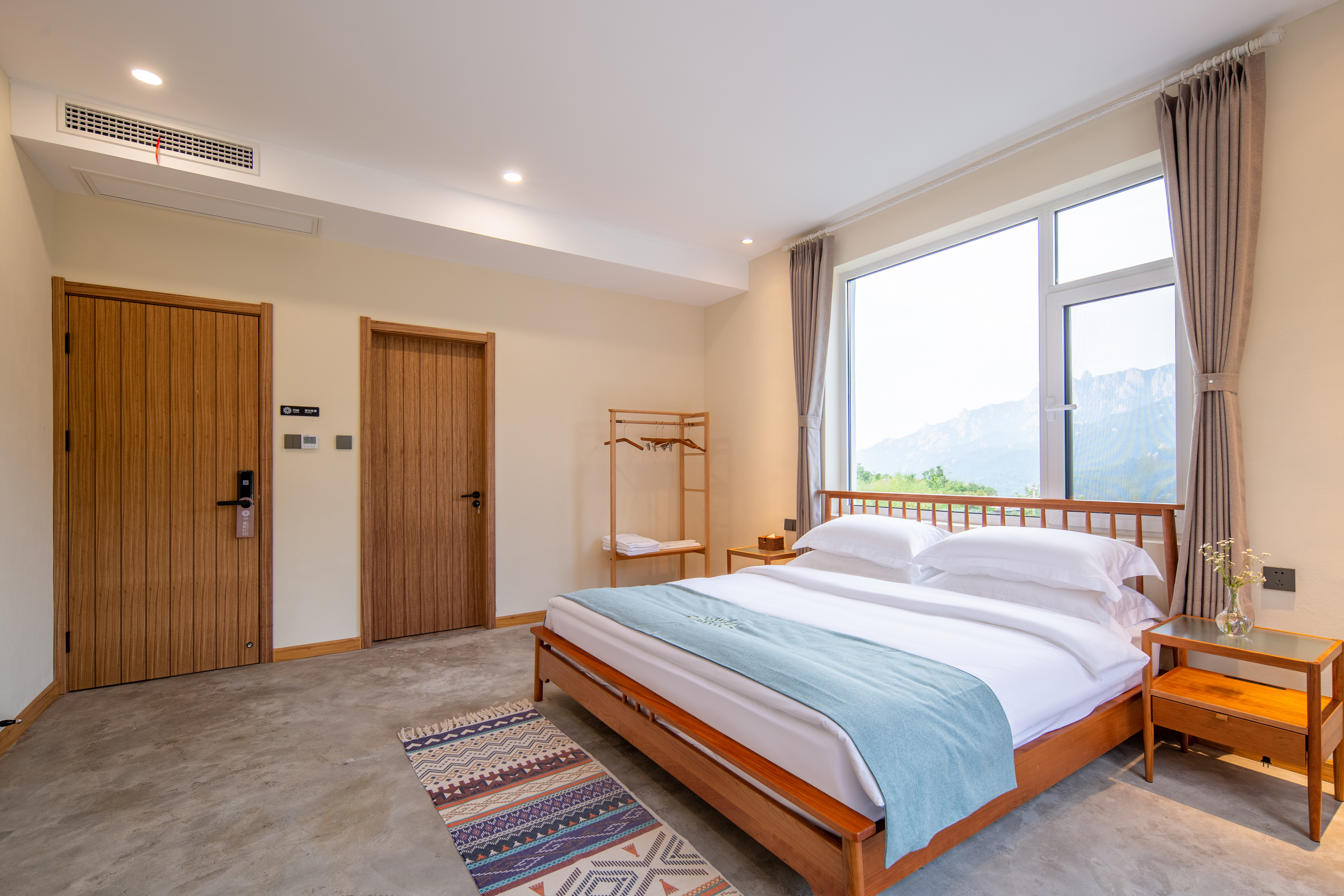 赤日·露台大床房·山景