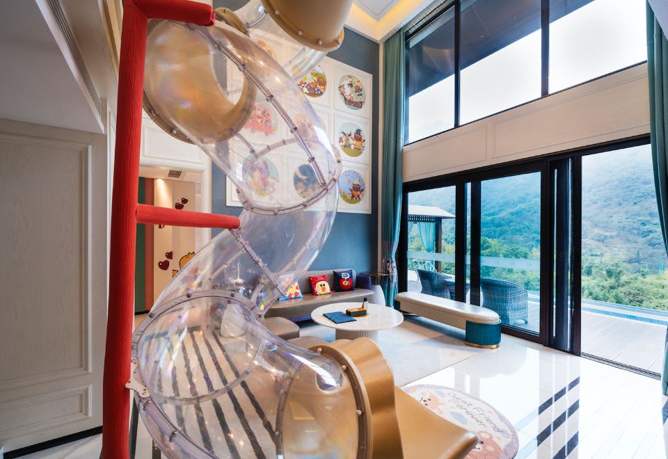 Conny's Home Three-Bedroom Duplex Townhouse