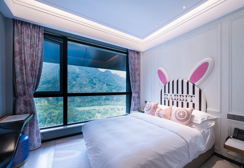 Conny's Home Three-Bedroom Duplex Townhouse