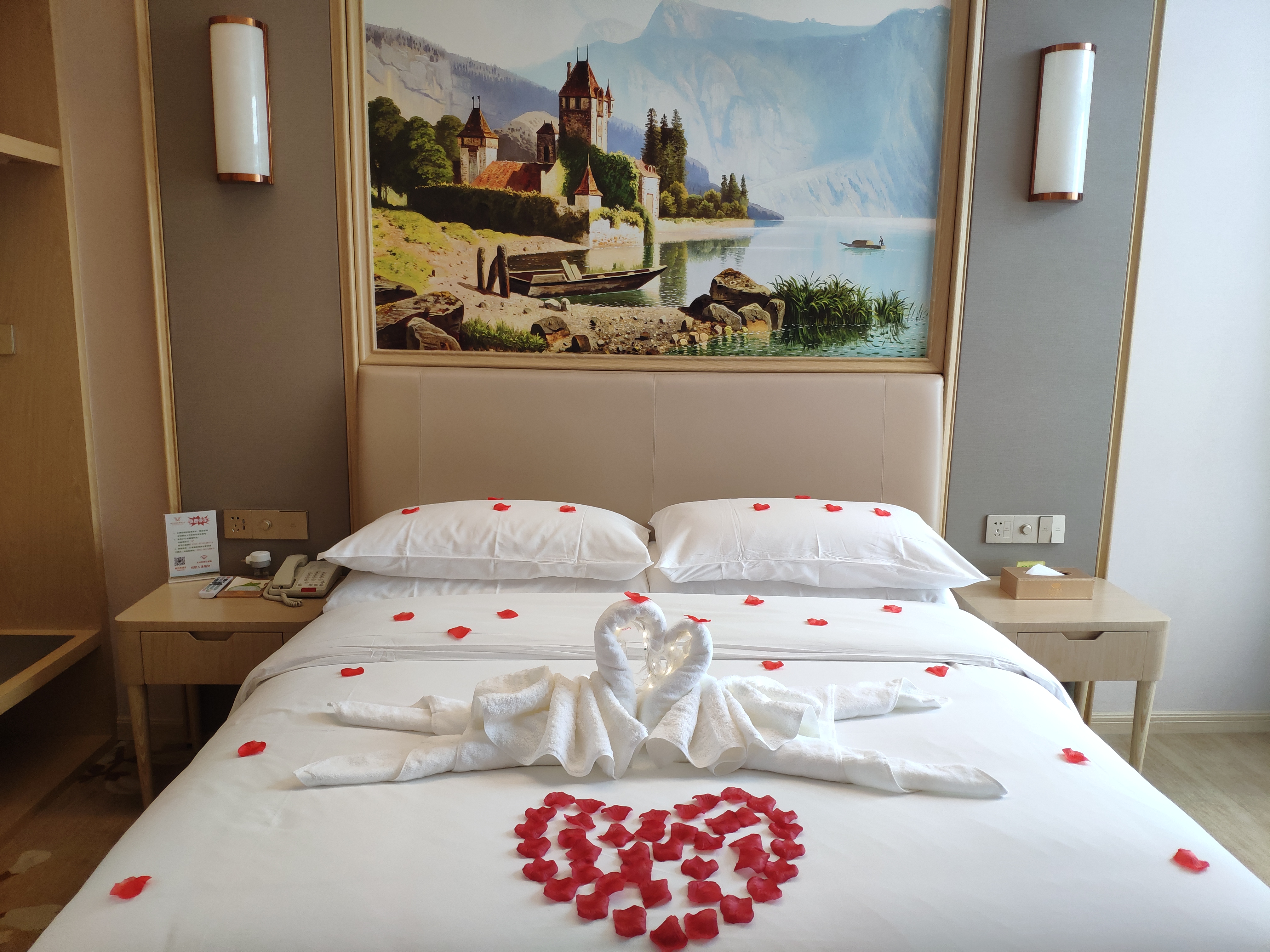 浪漫情侣主题房