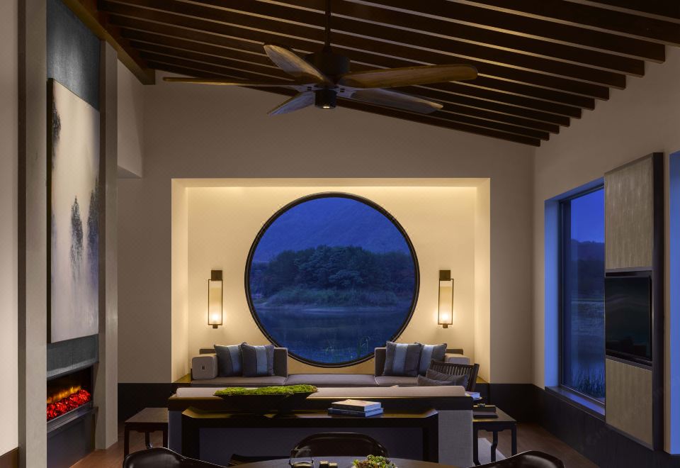 瀛山居湖景雙臥泳池院墅（270度湖景的L型大平層）