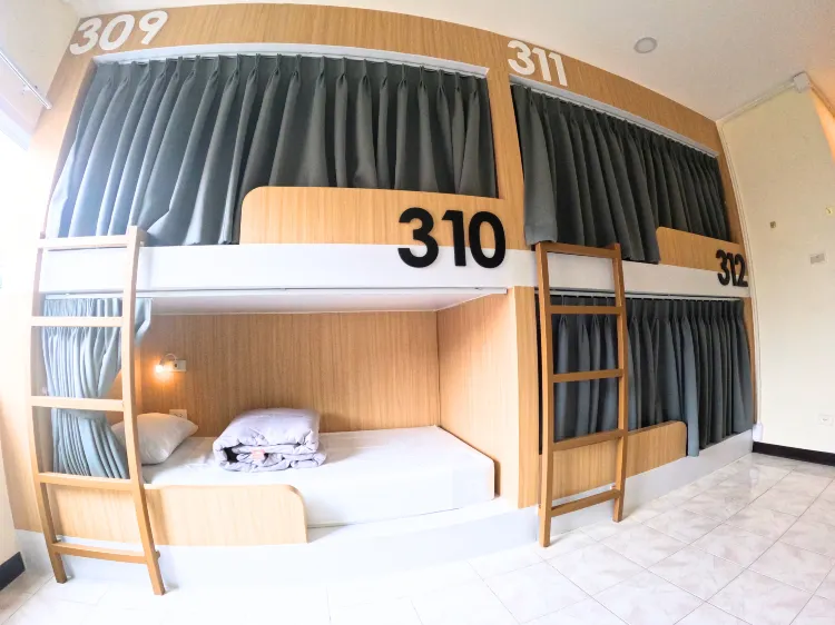 Bed In Mixed Dormitory 3 With 4 Beds