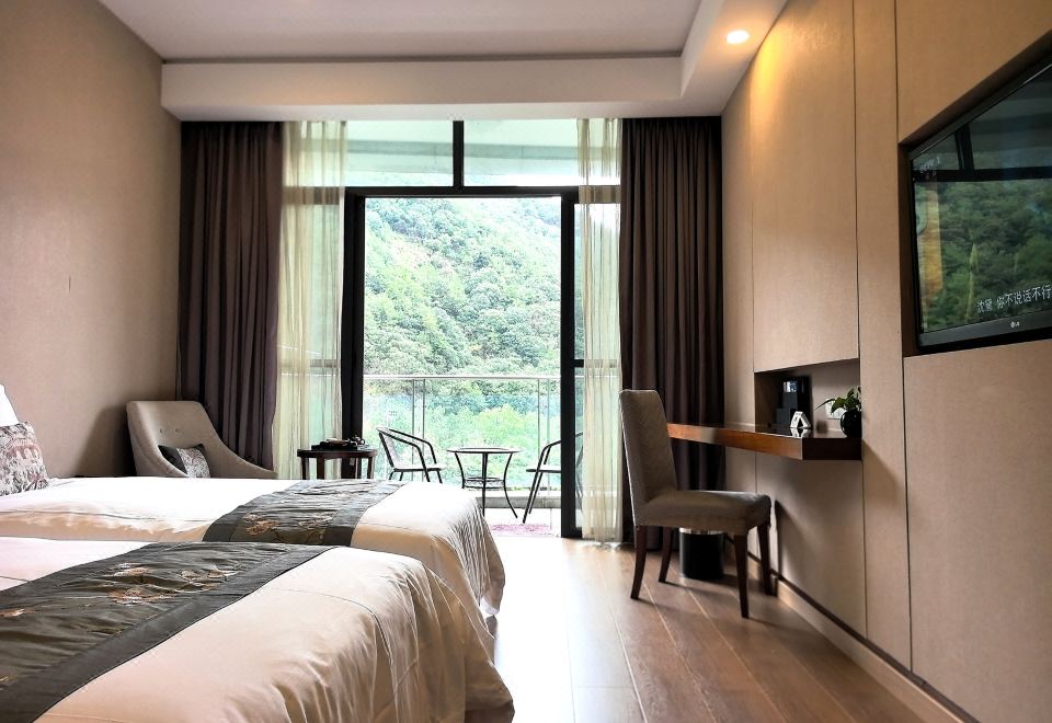 豪華水景陽台雙床房