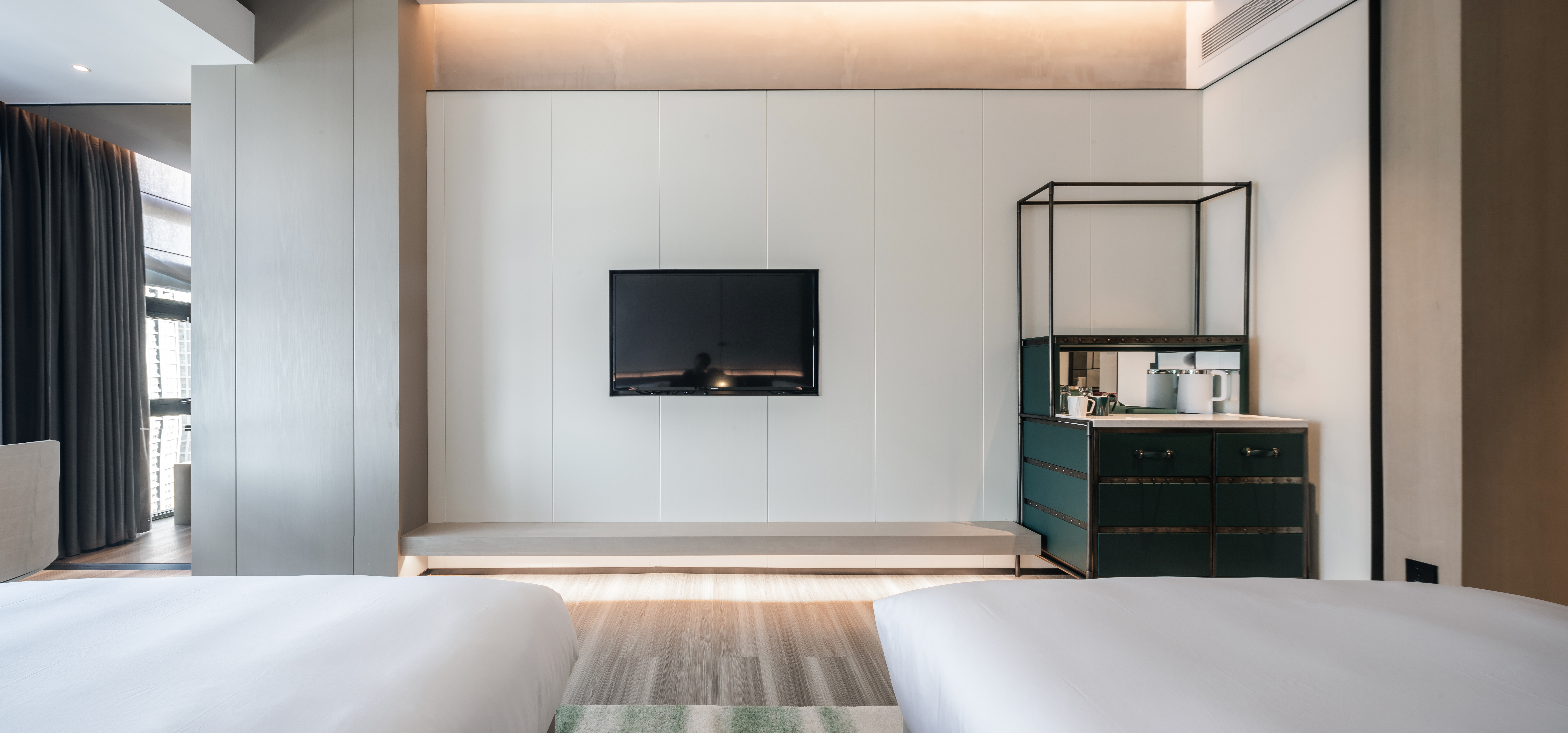 Investon Hotel Shenzhen LonghuaGrande Deluxe Twin Size Bed Room