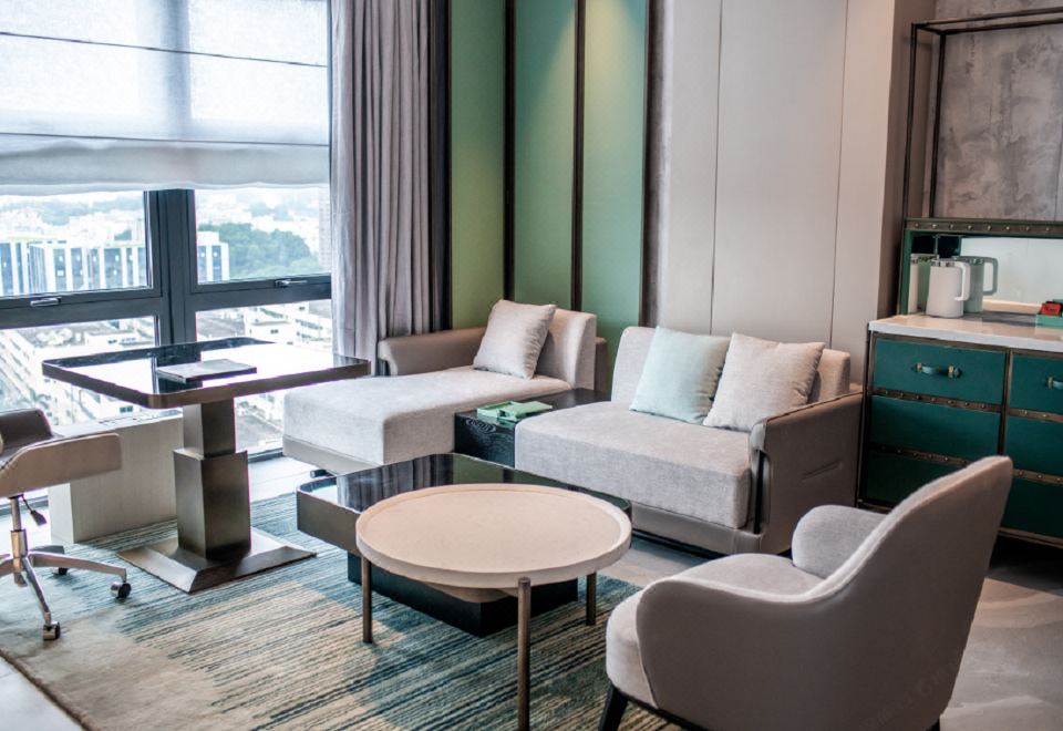 Investon Hotel Shenzhen LonghuaGrande Deluxe Suite