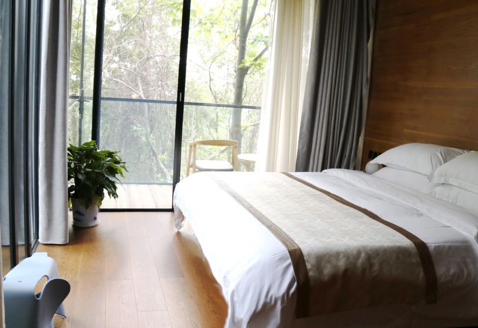 岳山·4号小木屋温泉房