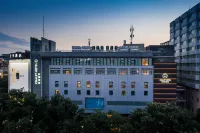 Chalet Hotel (Xi'an Bell  and Drum Tower&Huimin Street Branch)