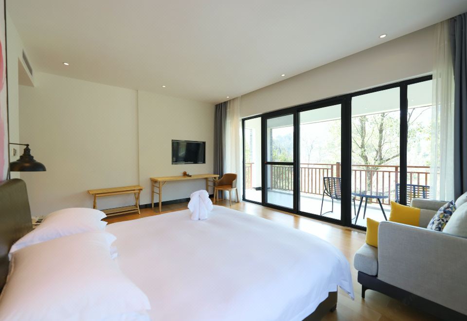 Qiandaohu Xinbo Holiday HotelCourtyard Detached Family Five-Bedroom House