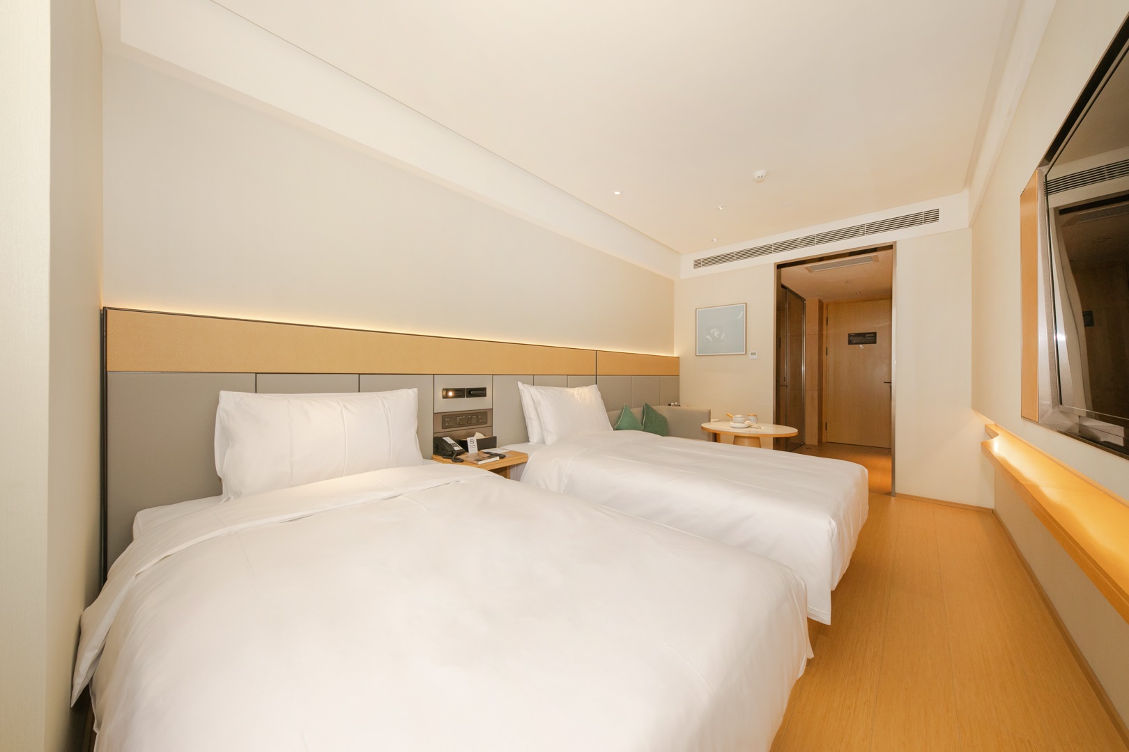 雙床房（65寸電視投屏+冰箱+智能客控+深睡床墊）