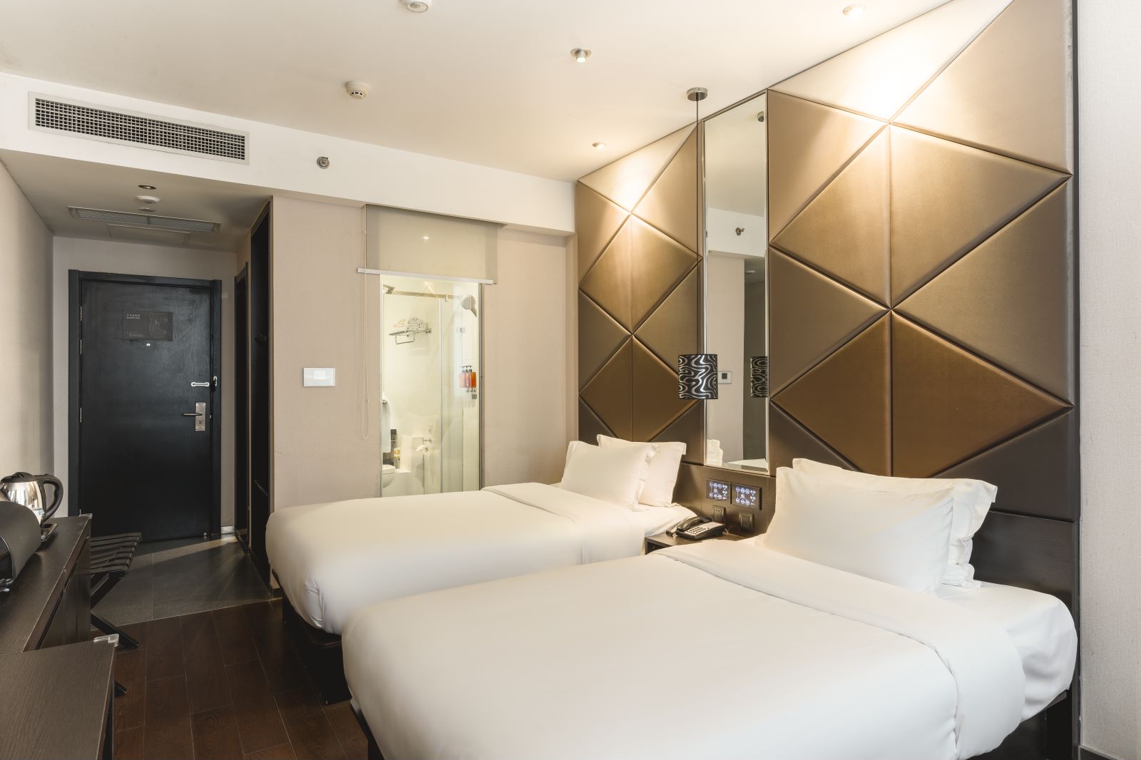 高级双床房（智能投屏+小冰箱）