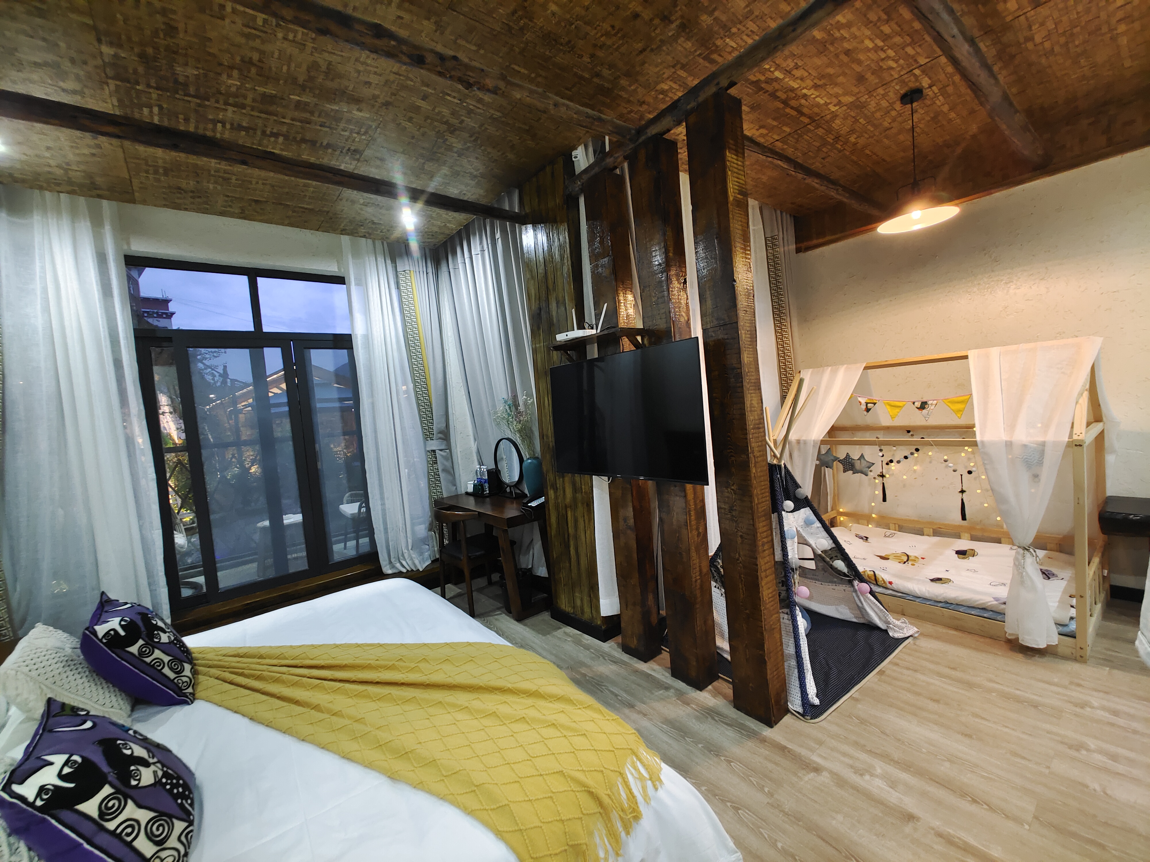 露台景观亲子房（零压乳胶床垫+小童帐篷/玩具+公区自助洗衣房）