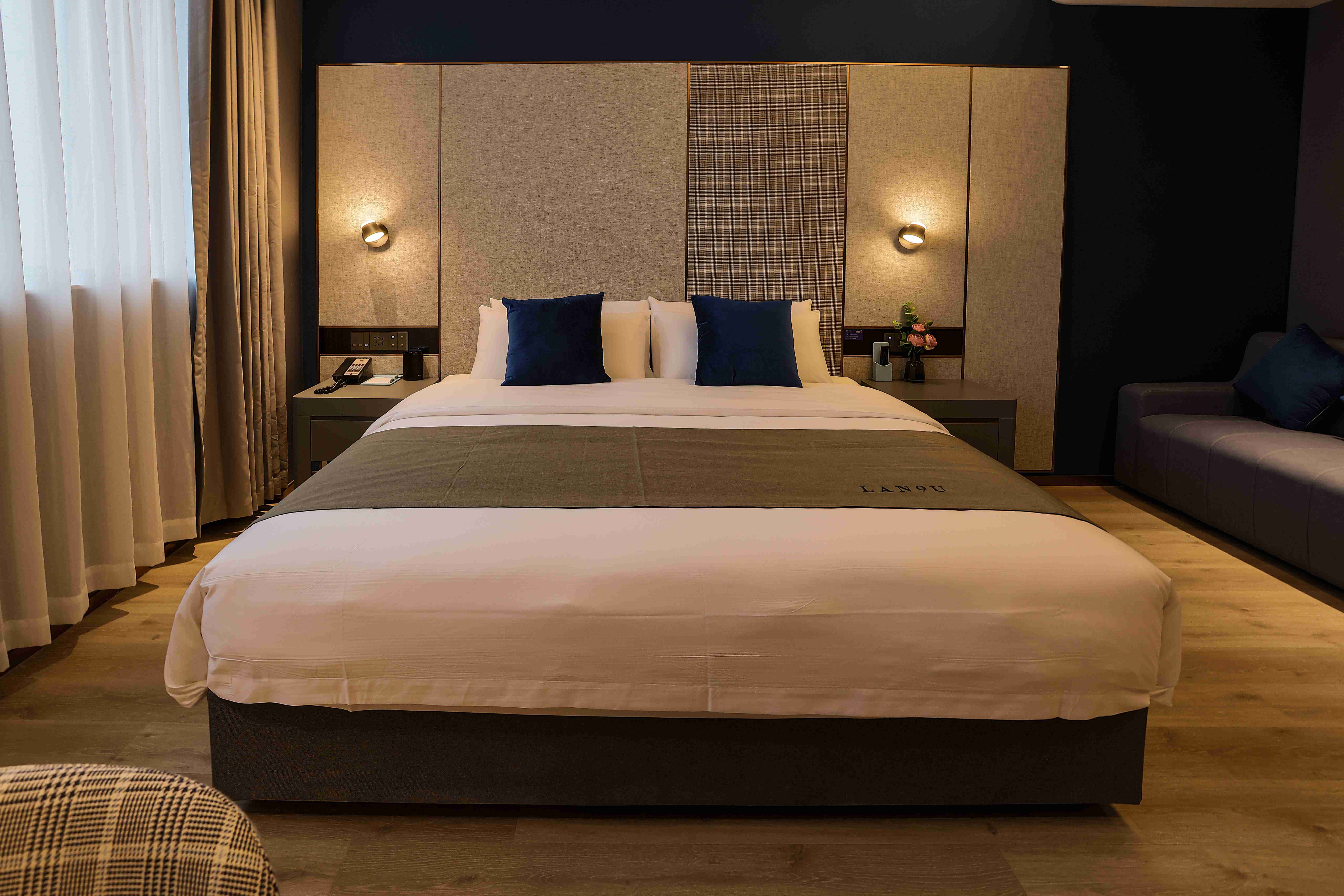 兰大师设计套房（全屋智能语音+小冰箱+独立卧室客厅）