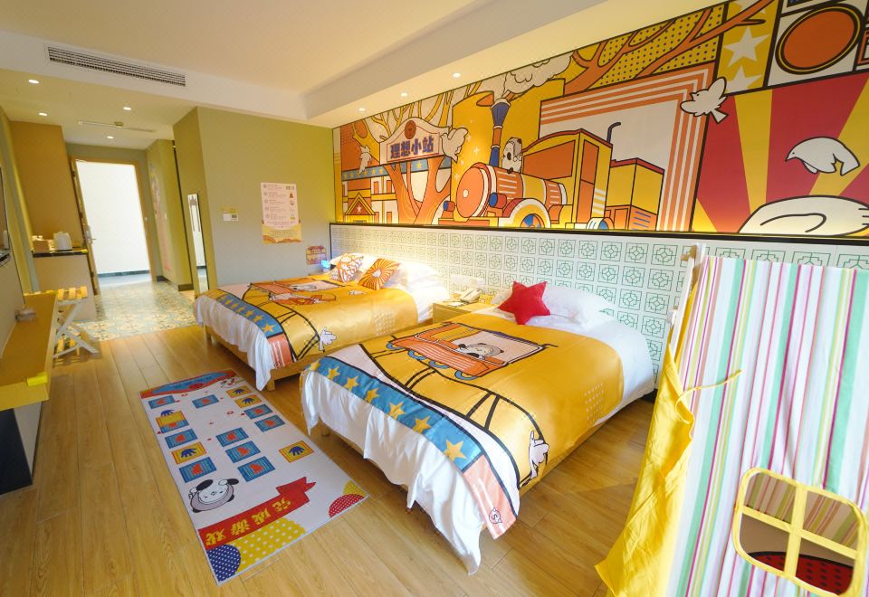 庭院湖景家庭房