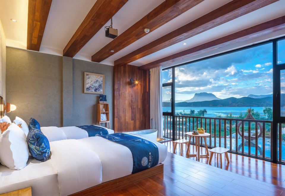Joy Luck Huahu Resorts Elegant Lake-view Twin Room