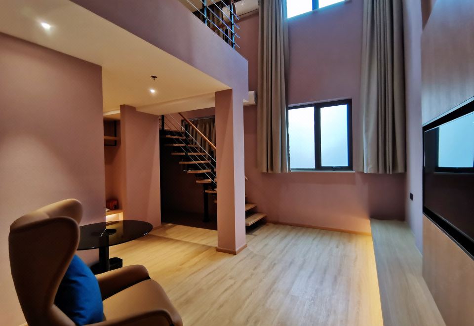Fairfield by Marriott Shanghai Pudong CentralLoft Apartment Double Bed Room [Loft Structure + Private Residence]