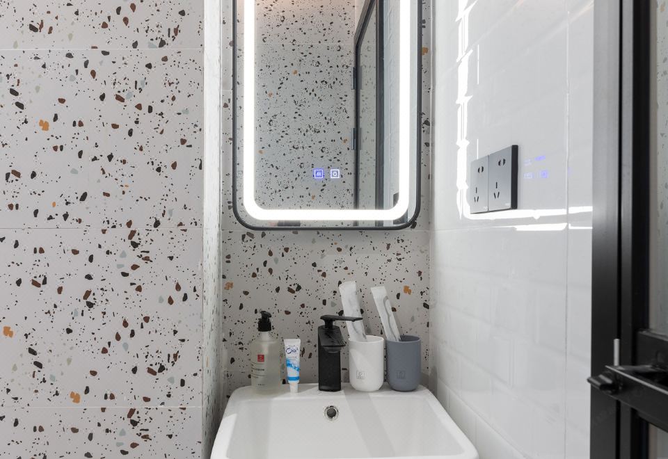 智选大床房（深睡零压床垫+花园景观+大屏电视）