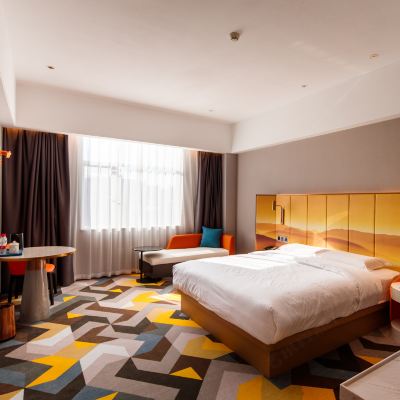 智能·輕奢晚秋大床房（智能客控+自助洗衣房+停車場） 新明珠國際飯店（東莞石碣嘉榮購物廣場店）優惠