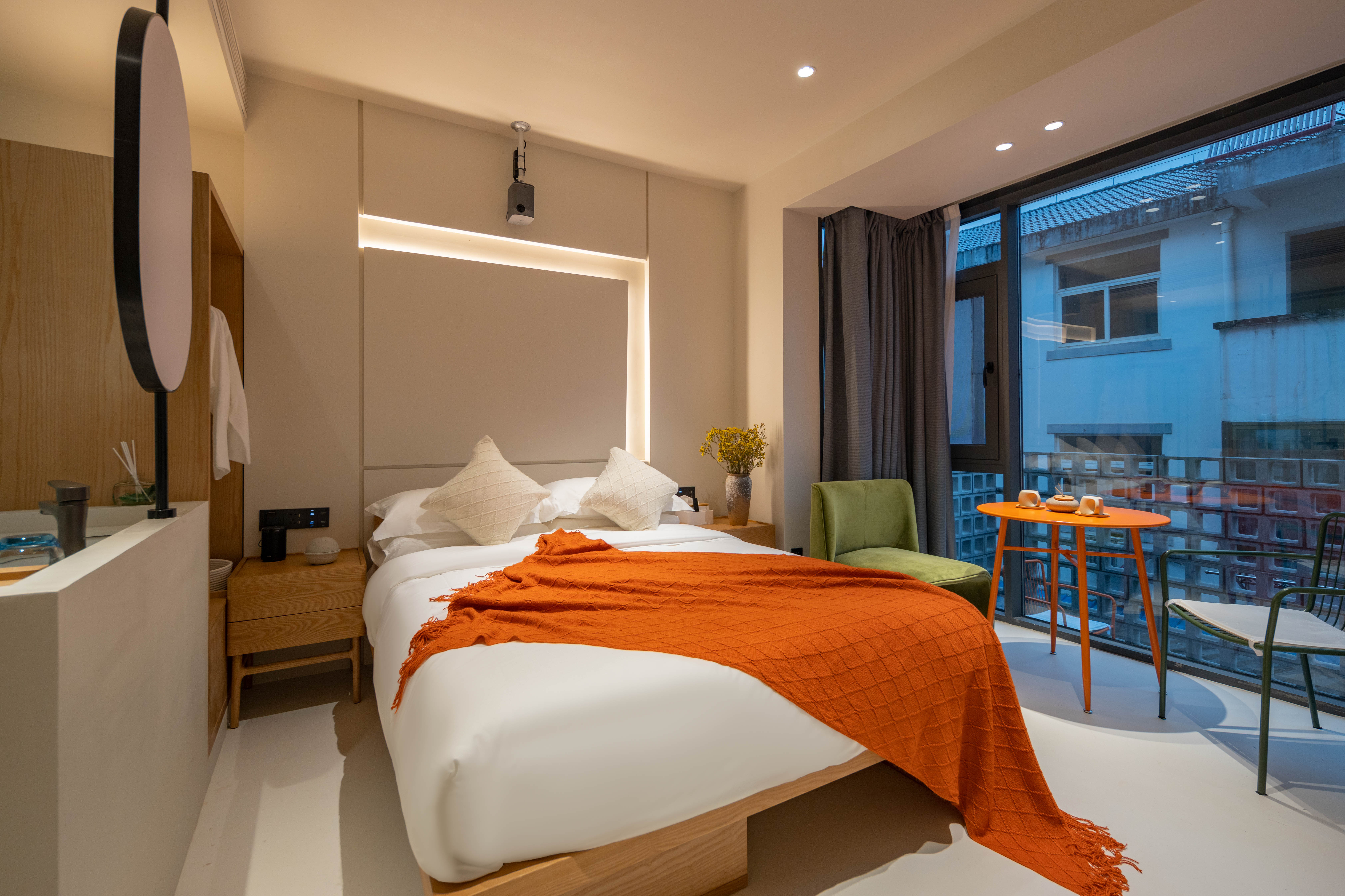 如栖·露台大床房+巨幕投影+休憩茶桌+全屋智能客控