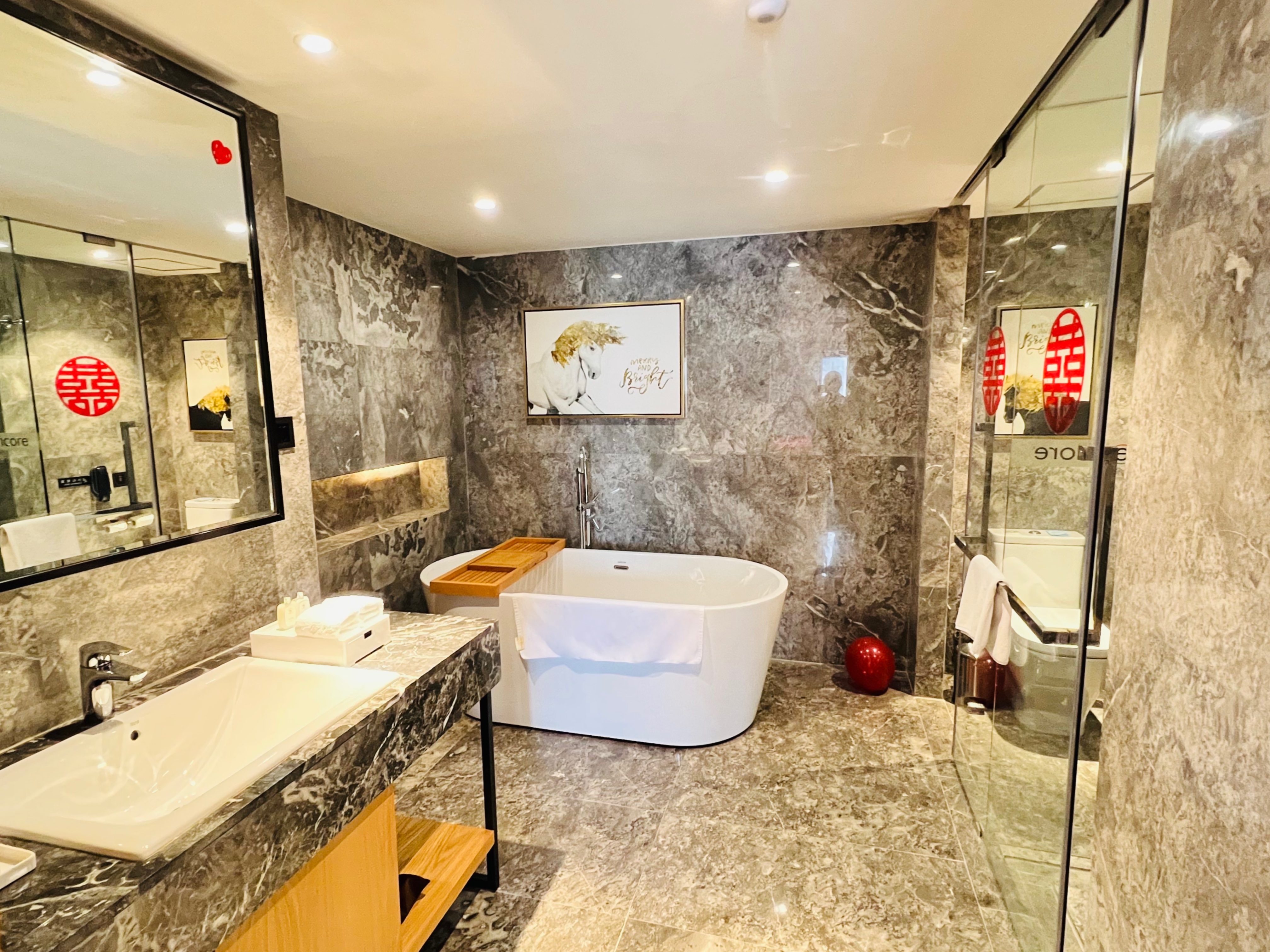 华美达新婚蜜月套房