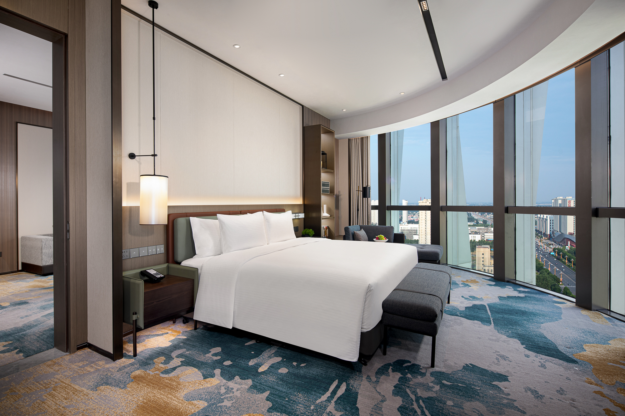 豪华套房（繁华街景+落地窗+AccaKappa洗护）