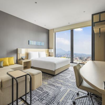 標準大床房 (附設沙發床) 新北新莊凱悅嘉軒飯店優惠