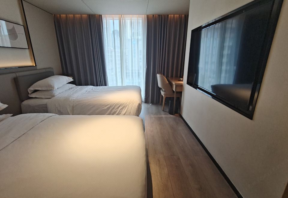 M.DESIGNER.HOTEL (Chengdu Qingbaijiang Cultural and Sports Center)Smart Room (2 Beds) (Large Window)