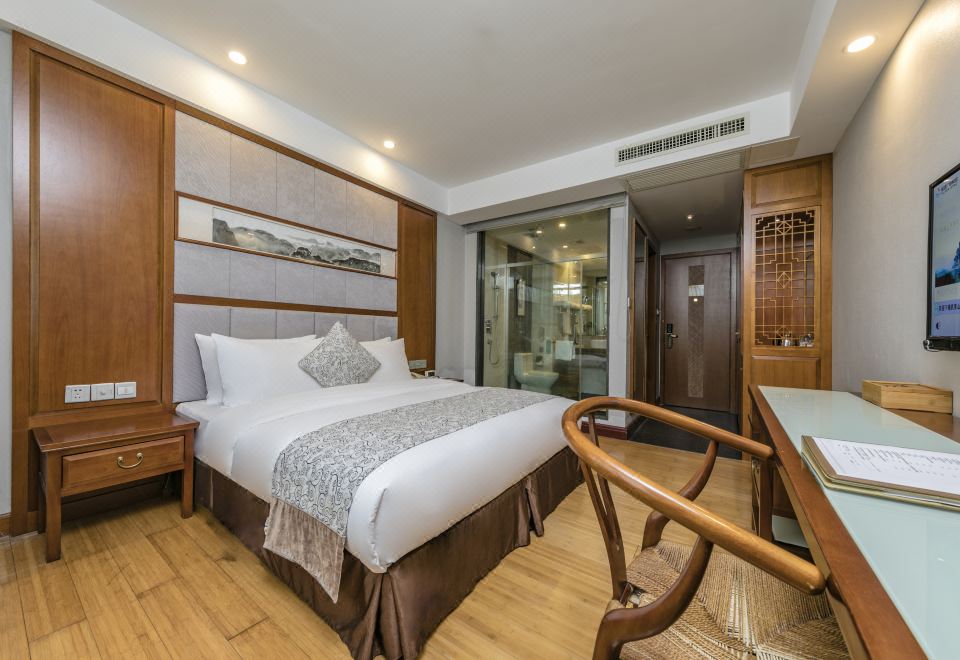 Superior Queen Room