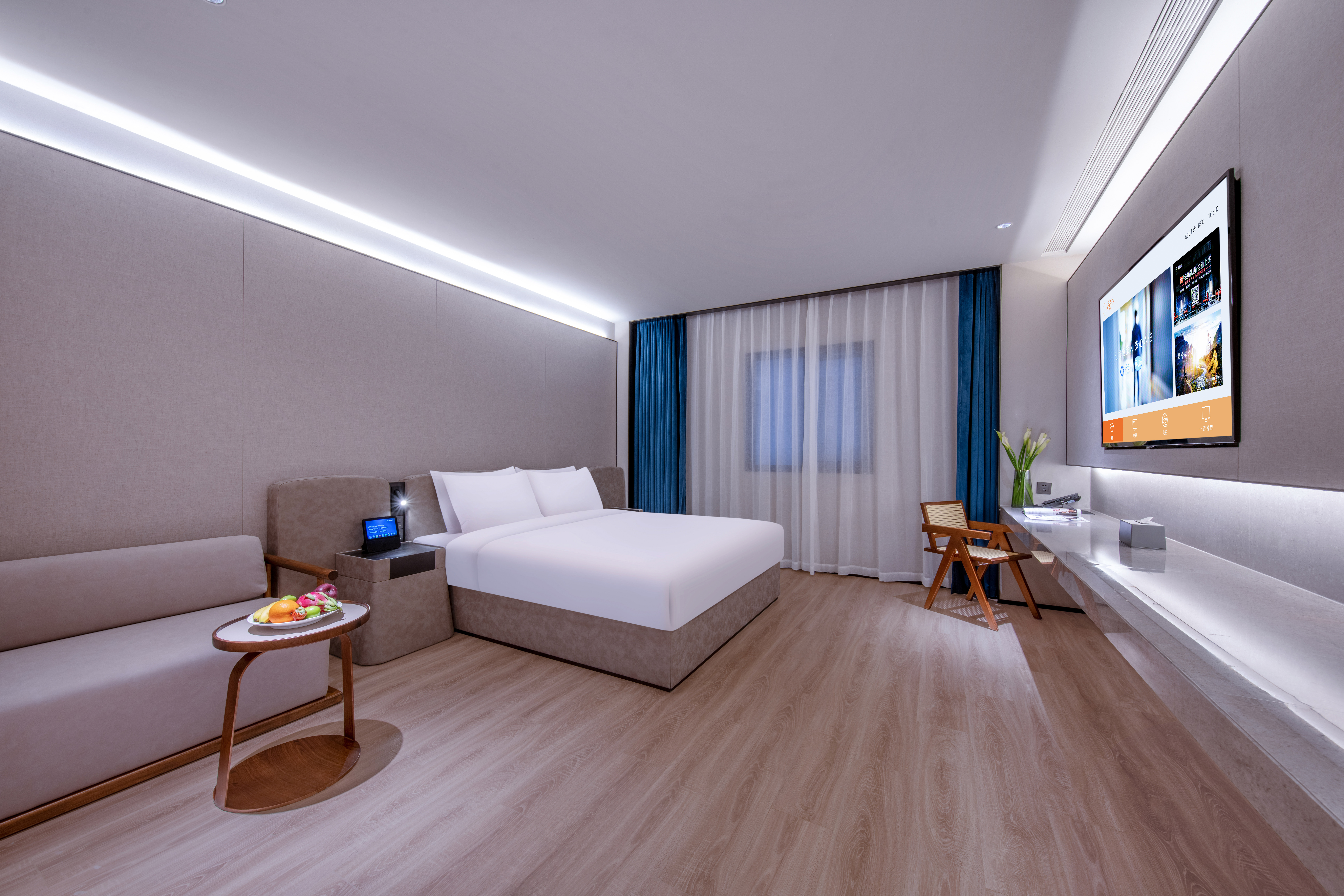 高级大床房（智能客控+小冰箱）