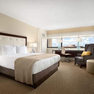 Mobility Accessible King Room with Bathtub Hilton Miami Airport Blue Lagoon Promo Code