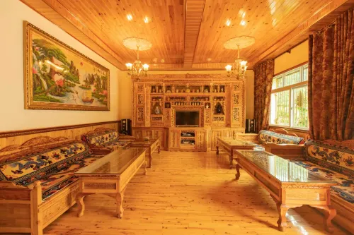 Yuelai Inn