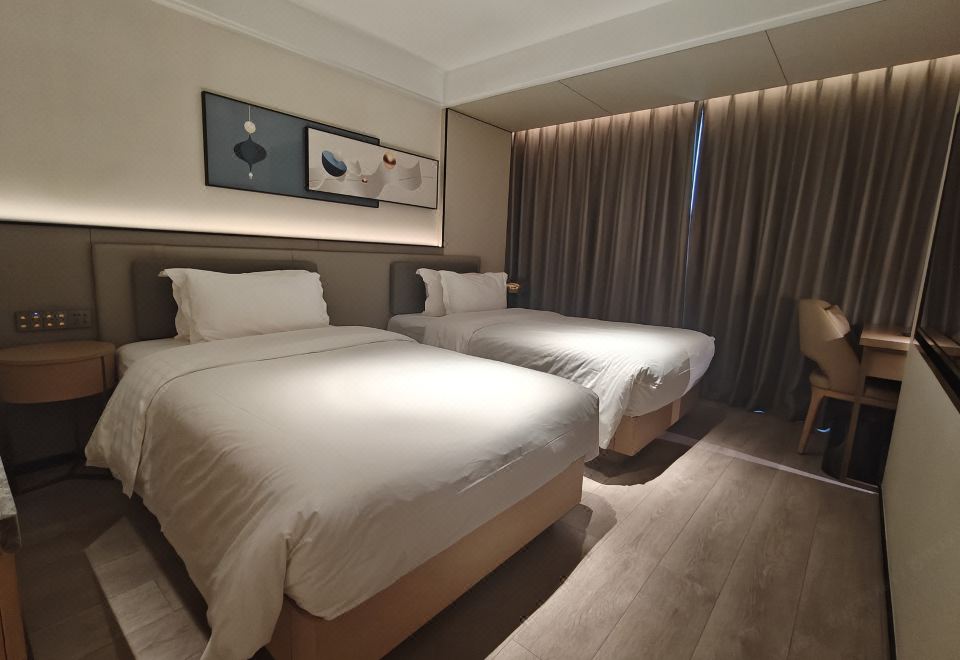 M.DESIGNER.HOTEL (Chengdu Qingbaijiang Cultural and Sports Center)Family Room