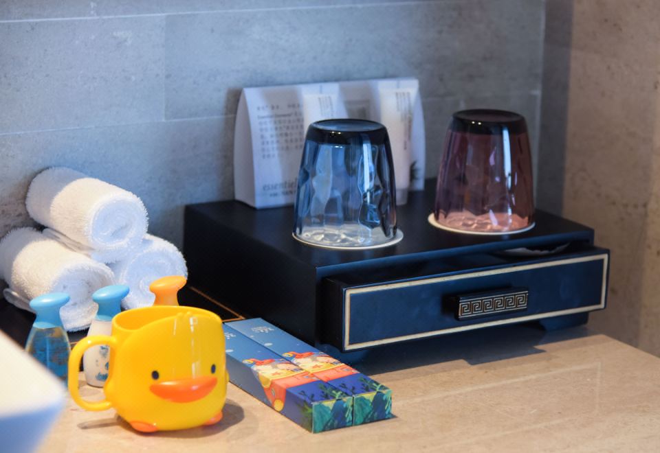 豪华房（超大床+海沧大桥景观+小童主题）