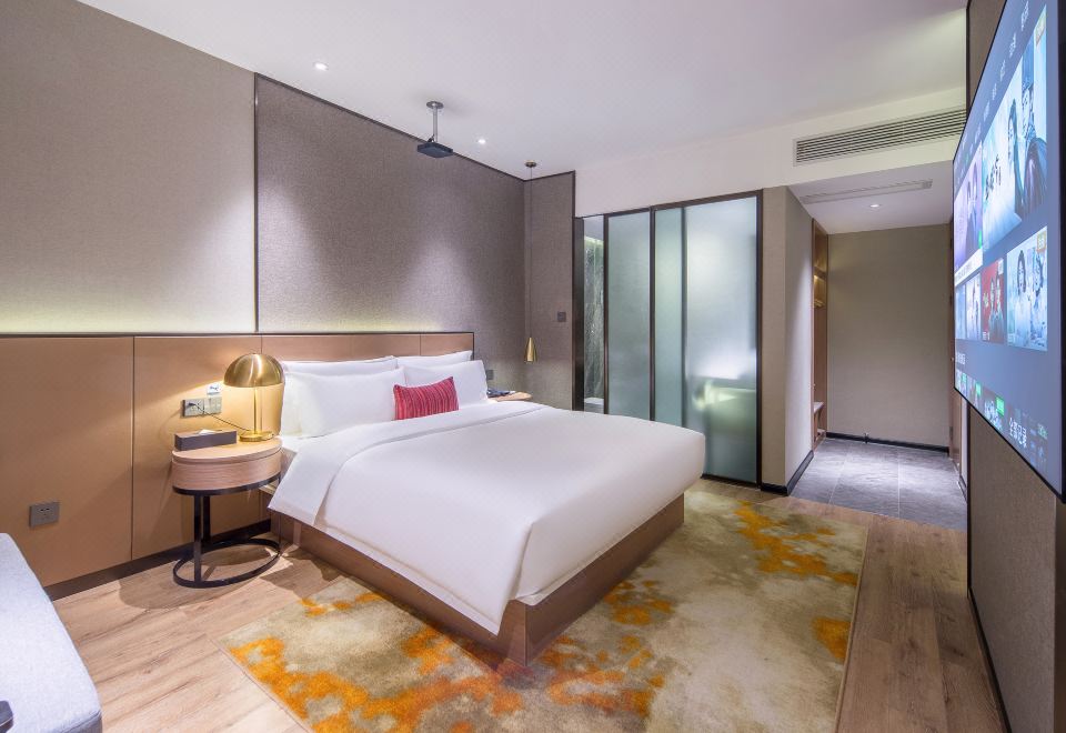 影院大床房（舒适安静+大屏观影）