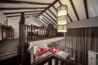 24° North Latitude Theme Hotel