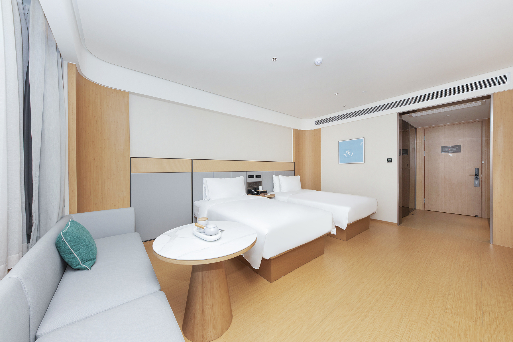 高级双床房（65寸电视投屏+冰箱+智能客控+深睡床垫）